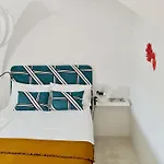 アパート A Casa Di Ro By Wonderful Italy オストゥーニ